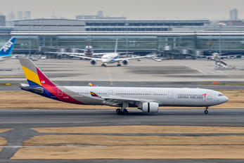 HL8286 - Asiana Airlines Airbus A330-300