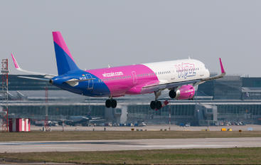 HA-LXK - Wizz Air Airbus A321