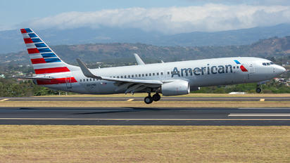 N812NN - American Airlines Boeing 737-800