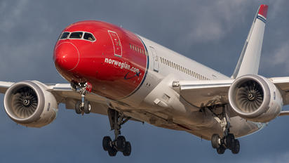 LN-LNF - Norwegian Air Shuttle Boeing 787-8 Dreamliner