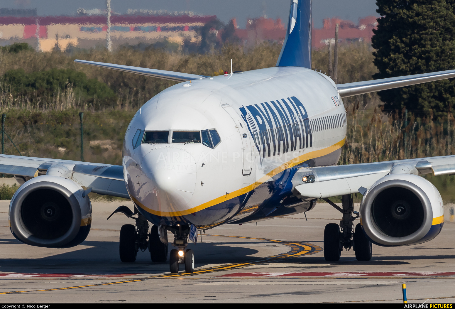 Ryanair EI-EMK aircraft at Barcelona - El Prat