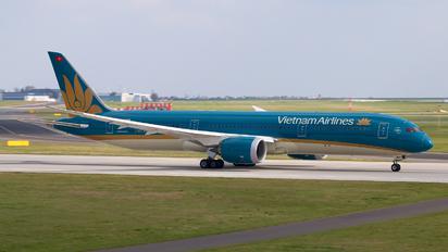 VN-A868 - Vietnam Airlines Boeing 787-9 Dreamliner