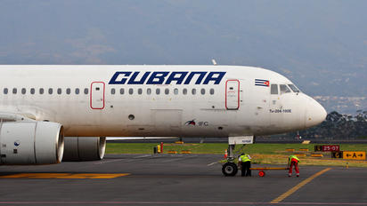 CU-T1702 - Cubana Tupolev Tu-204