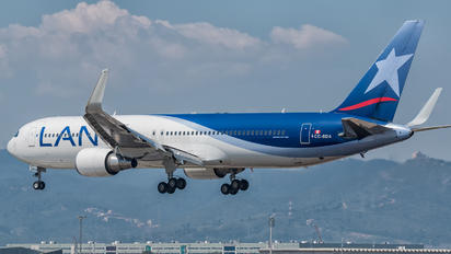 CC-BDA - LAN Airlines Boeing 767-300ER