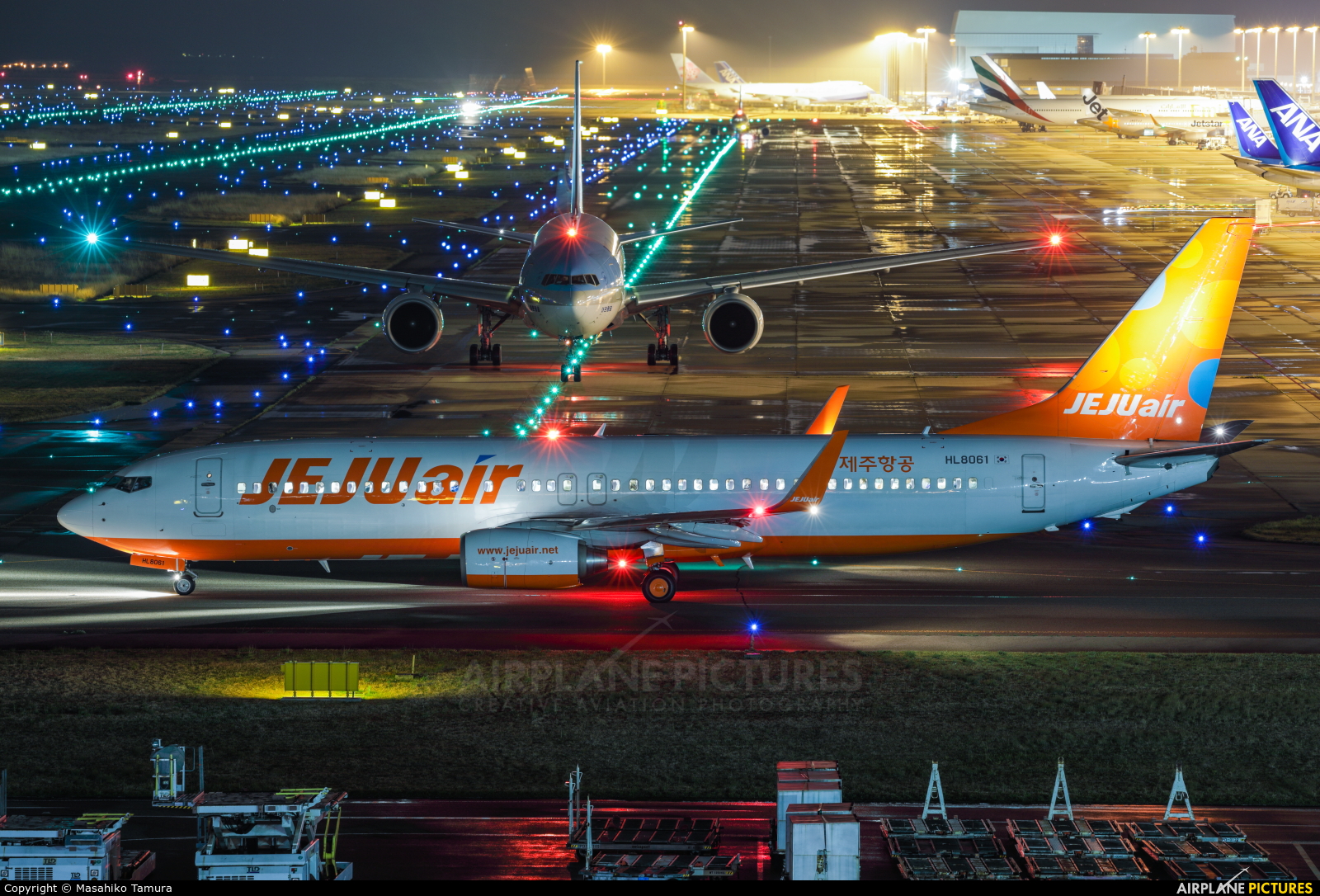 - Airport Overview - aircraft at Kansai Intl