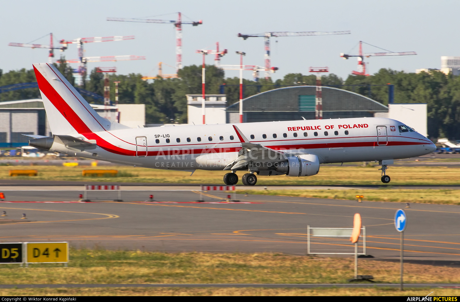 Poland - Government SP-LIG aircraft at Warsaw - Frederic Chopin
