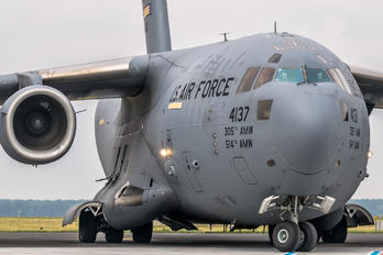 44137 - USA - Air Force Boeing C-17A Globemaster III