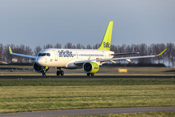 YL-CSB - Air Baltic Bombardier CS300