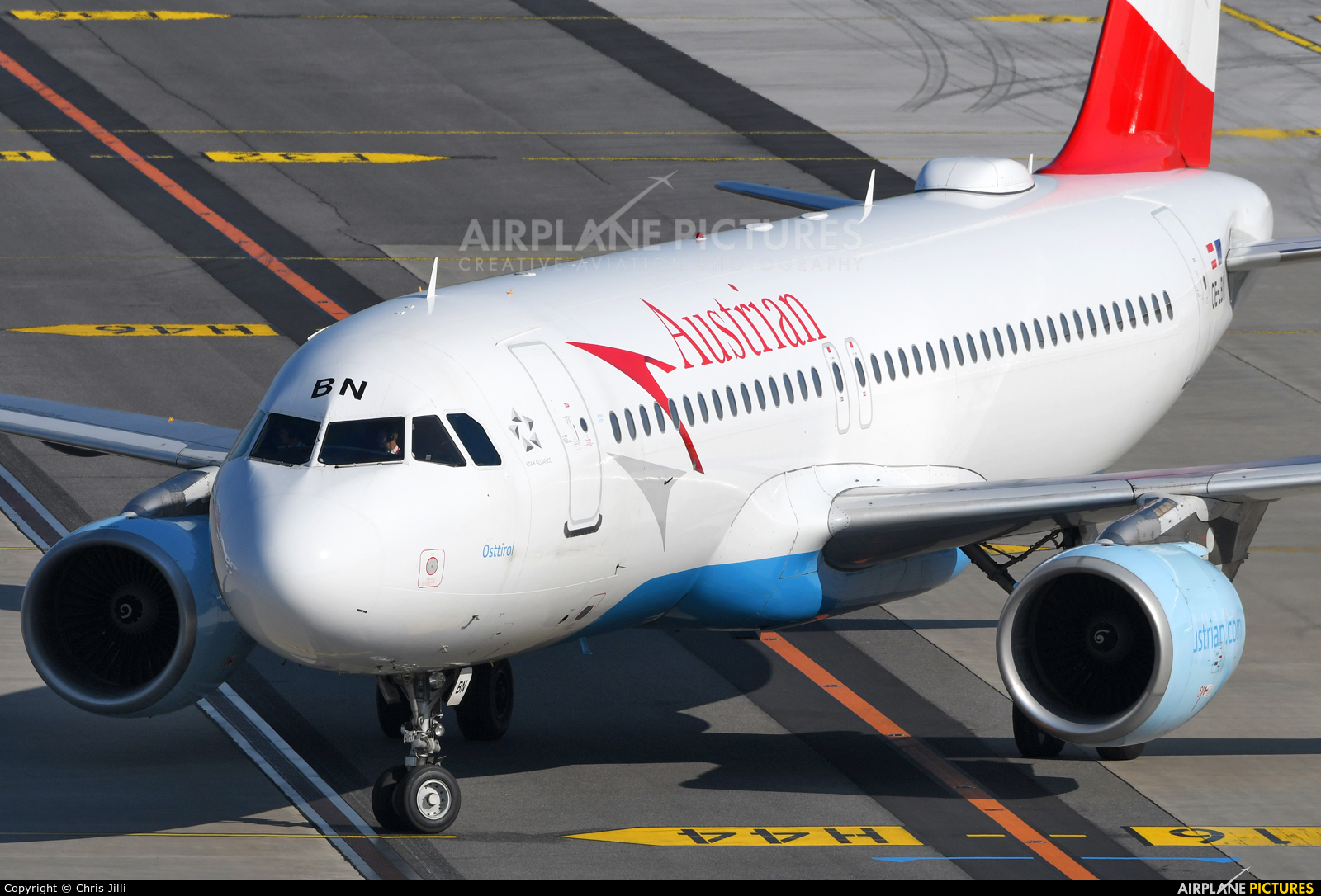 Austrian Airlines/Arrows/Tyrolean OE-LBN aircraft at Vienna - Schwechat
