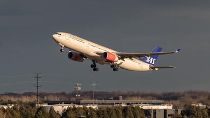 LN-RKN - SAS - Scandinavian Airlines Airbus A330-300
