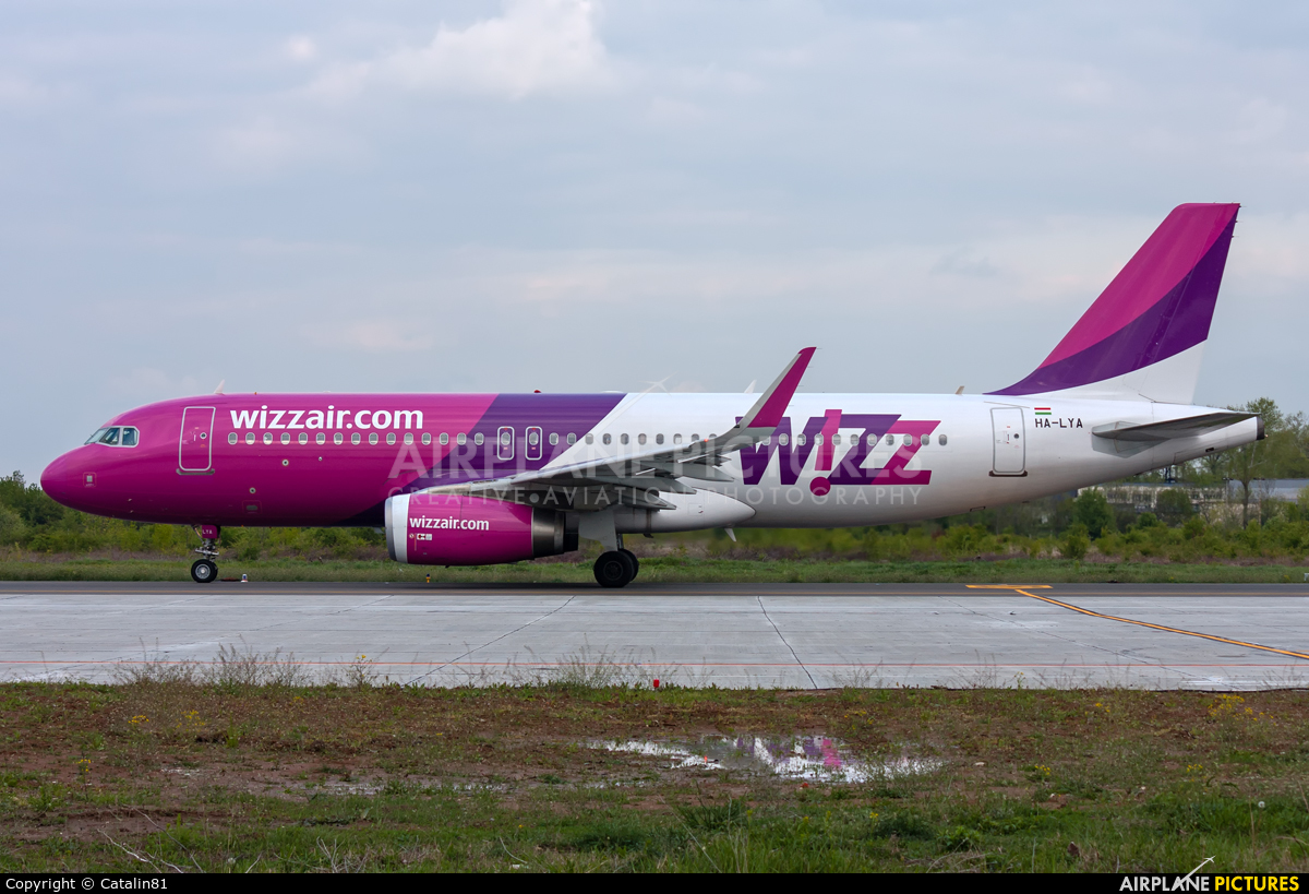 Wizz Air HA-LYA aircraft at Craiova