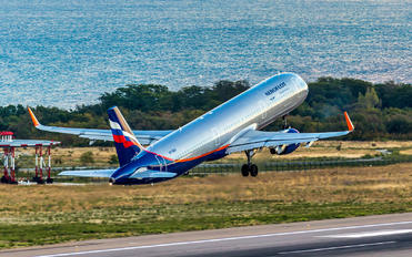 VP-BAX - Aeroflot Airbus A321