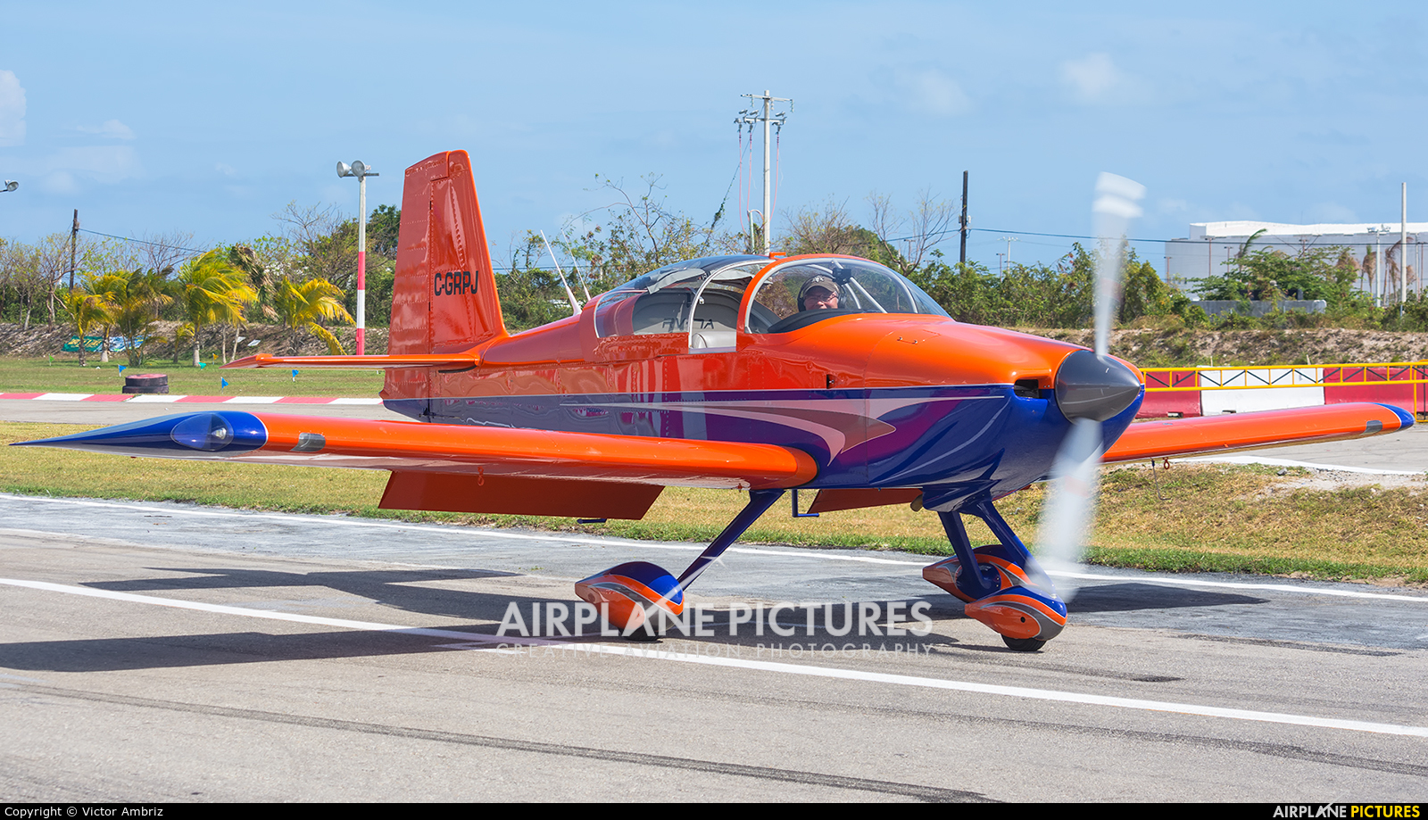 Private C-GRPJ aircraft at Cancun Intl