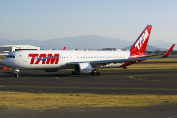 PT-MOG - TAM Boeing 767-300ER