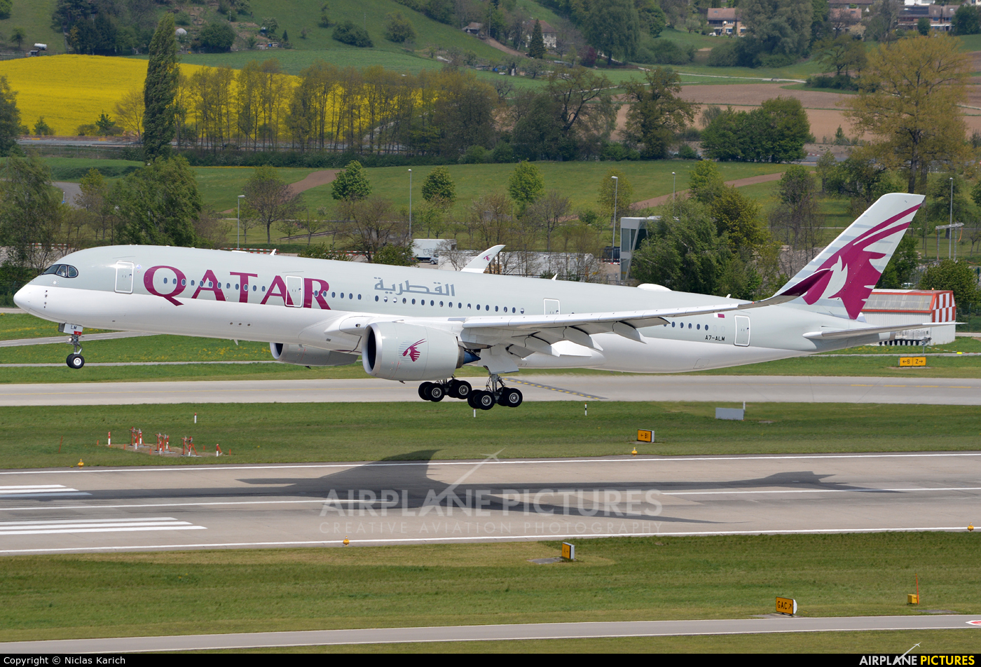Qatar Airways A7-ALM aircraft at Zurich