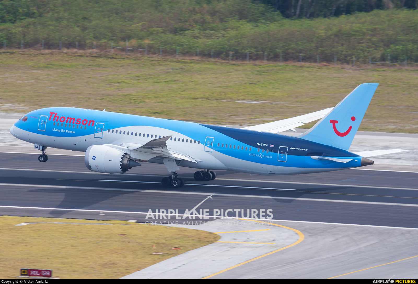 Thomson/Thomsonfly G-TUIA aircraft at Cancun Intl