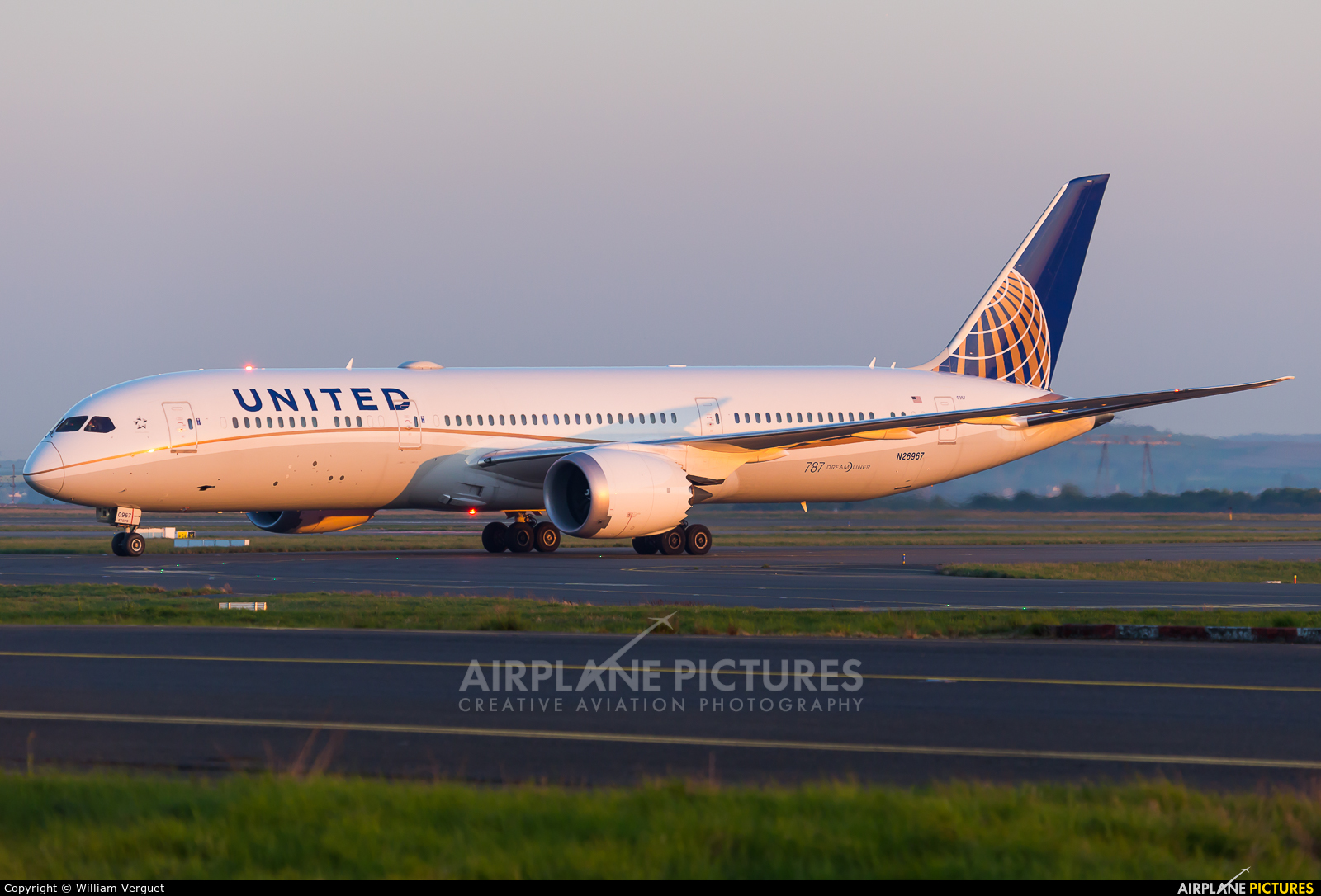 United Airlines N26967 aircraft at Paris - Charles de Gaulle
