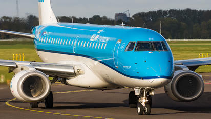 PH-EZC - KLM Cityhopper Embraer ERJ-190 (190-100)