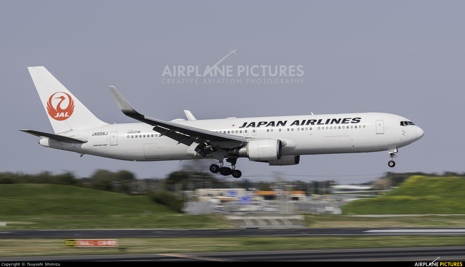 JAL - Japan Airlines JA606J aircraft at Tokyo - Narita Intl
