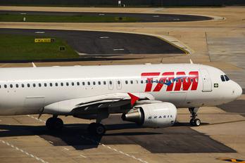 PR-MYU - TAM Airbus A320