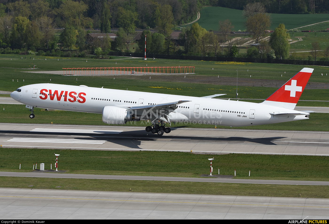 Swiss HB-JNH aircraft at Zurich