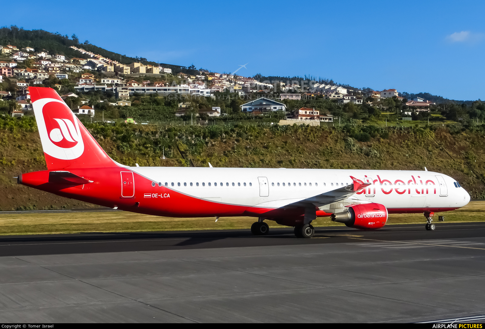 Niki OE-LCA aircraft at Madeira