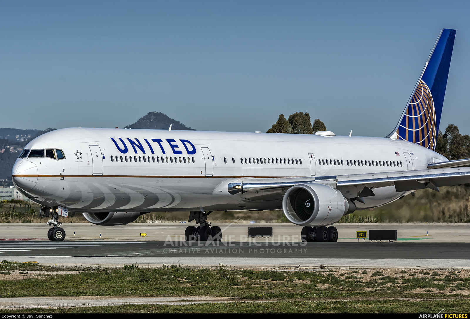 United Airlines N78060 aircraft at Barcelona - El Prat