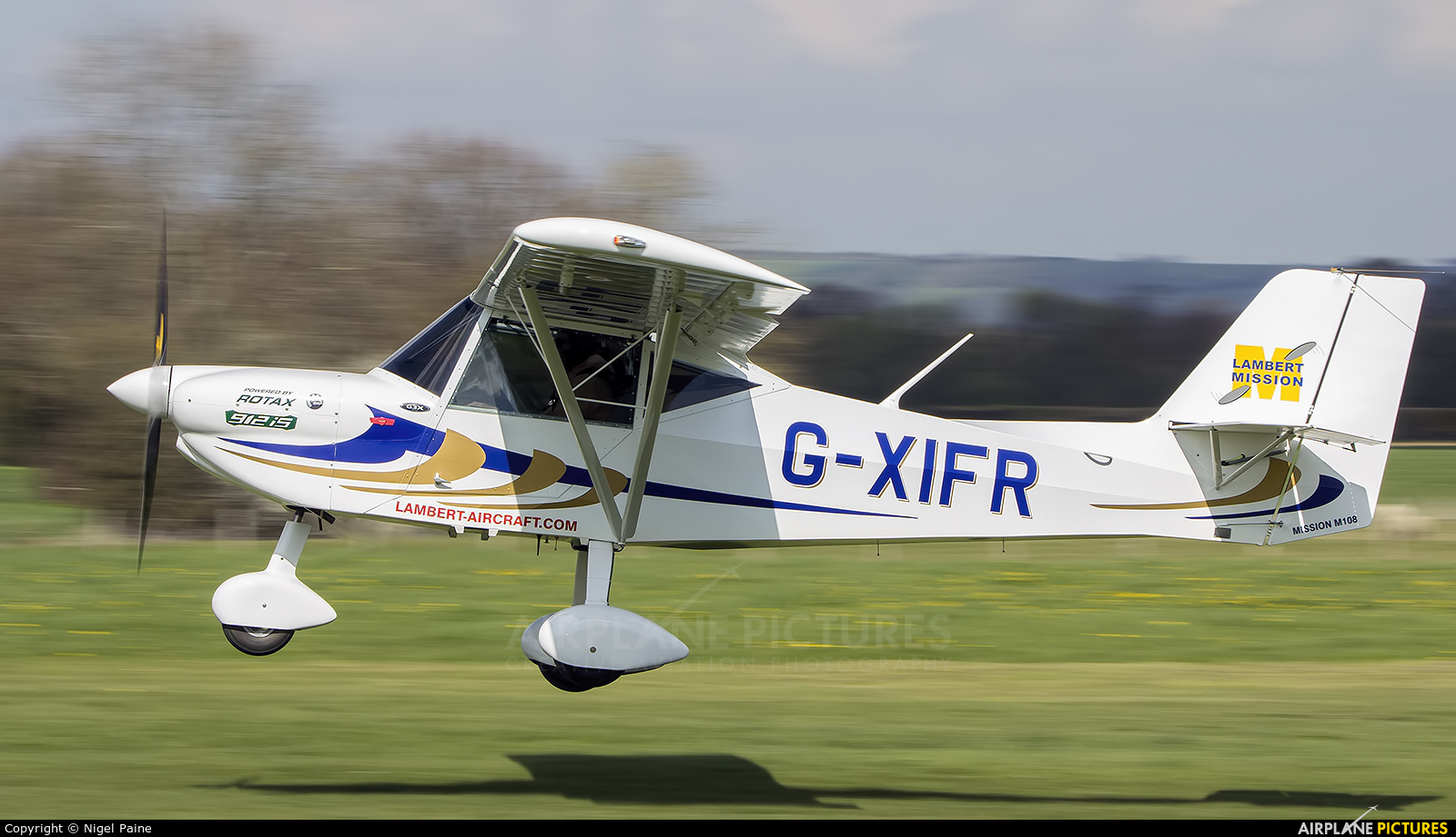 Private G-XIFR aircraft at Lashenden / Headcorn
