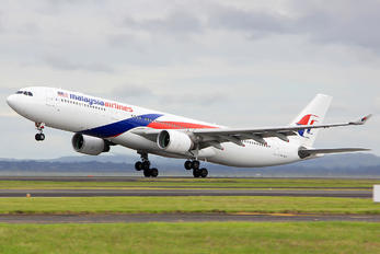 9M-MTK - Malaysia Airlines Airbus A330-300