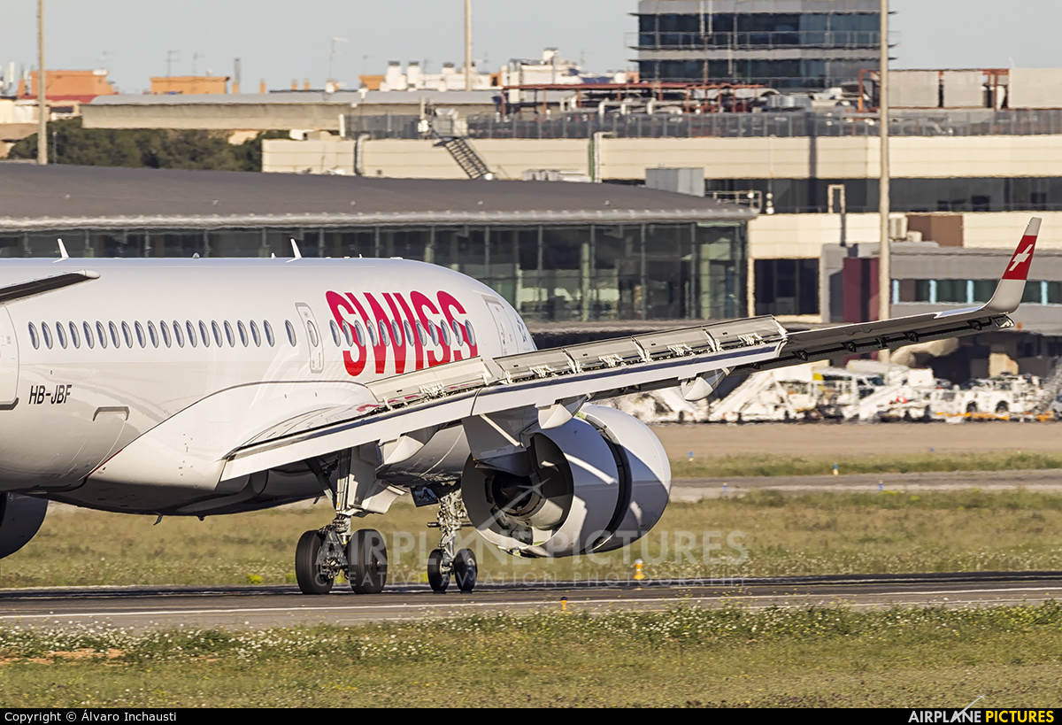 Swiss HB-JBF aircraft at Valencia