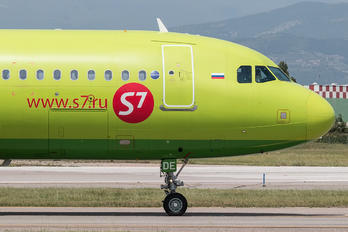 VQ-BDE - S7 Airlines Airbus A320