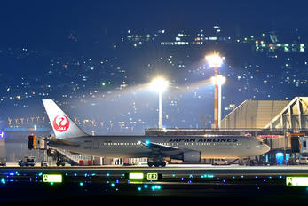 JA611J - JAL - Japan Airlines Boeing 767-300ER