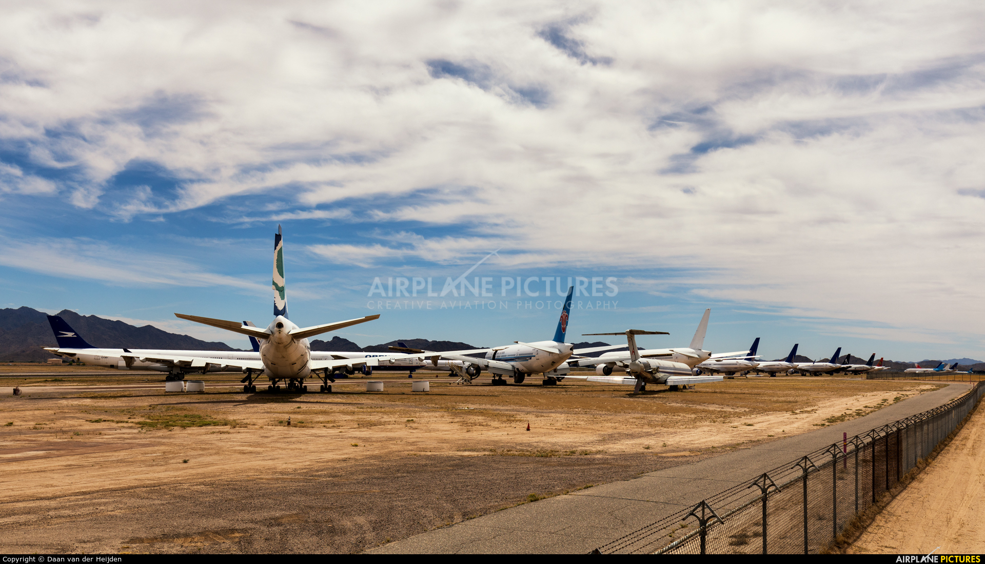 - Airport Overview - aircraft at Phoenix - Goodyear