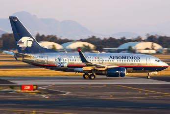 XA-PAM - Aeromexico Boeing 737-700