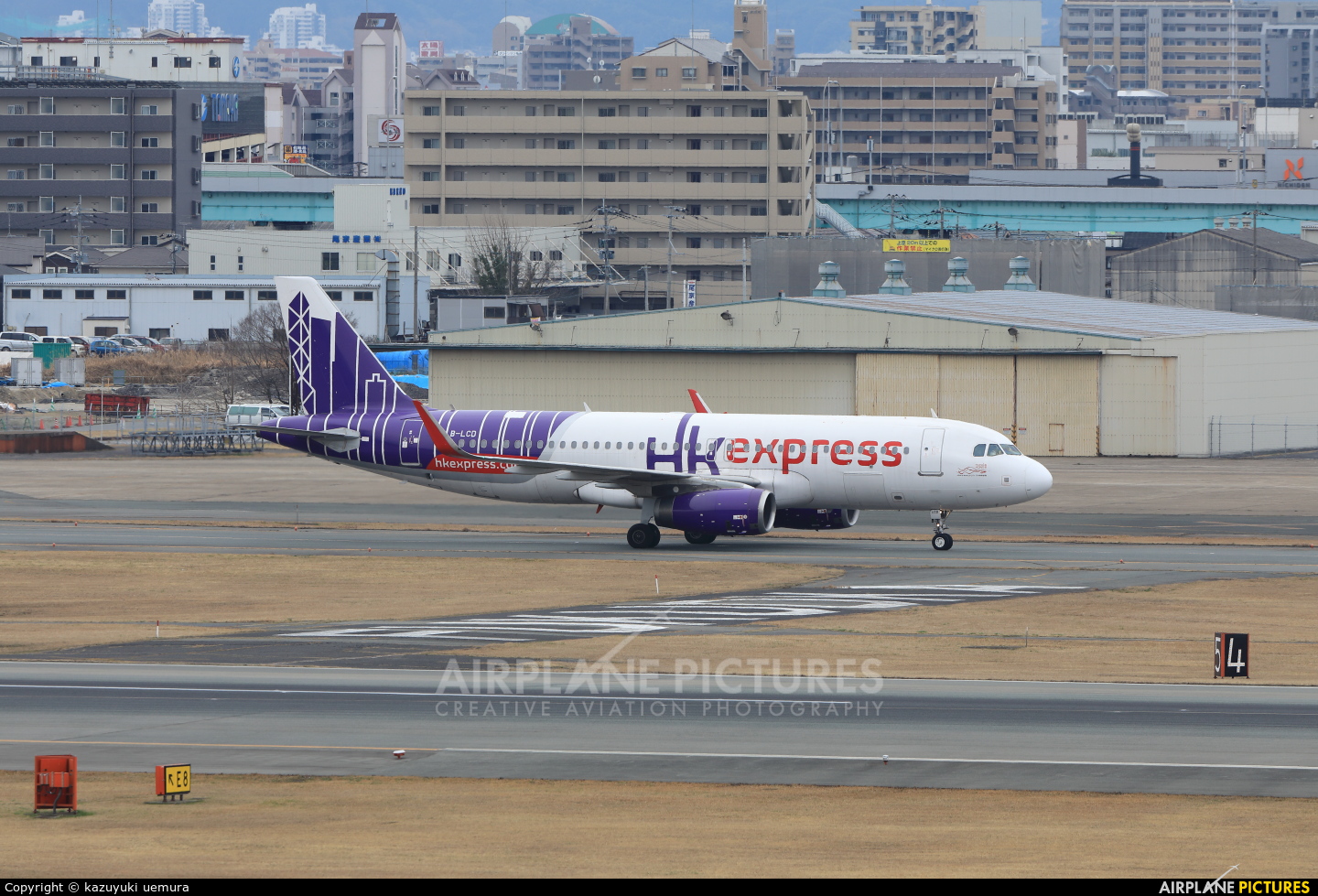 Hong Kong Express B-LCD aircraft at Fukuoka
