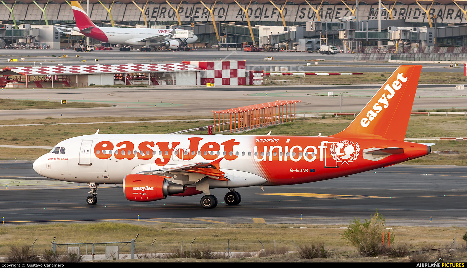 easyJet G-EJAR aircraft at Madrid - Barajas
