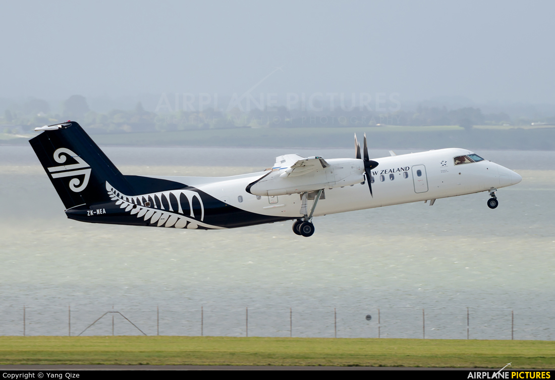 Air New Zealand ZK-NEA aircraft at Auckland Intl