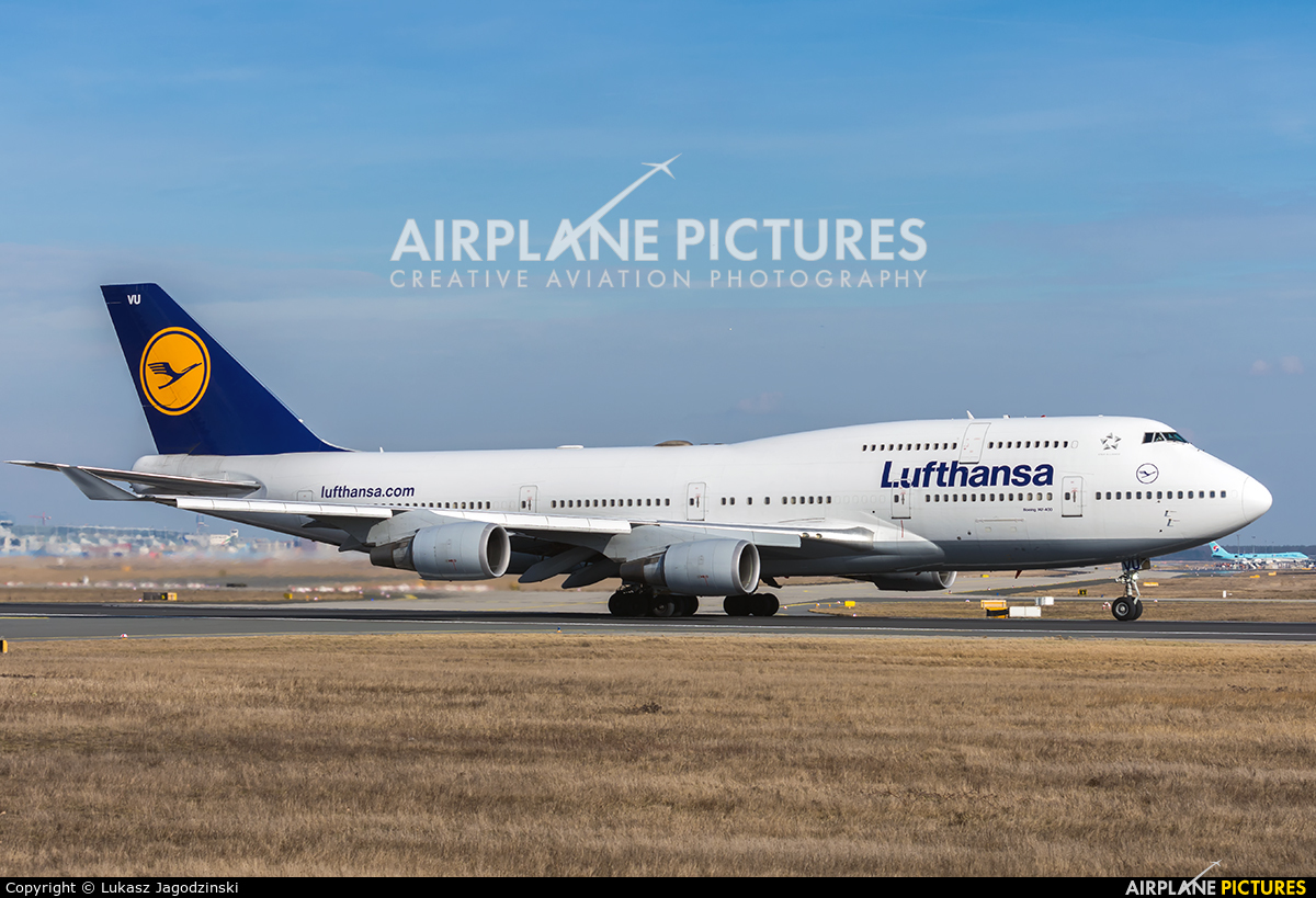 Lufthansa D-ABVU aircraft at Frankfurt