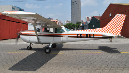 TG-DUL - Private Cessna 172 Skyhawk (all models except RG)
