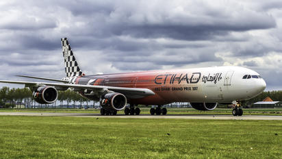 A6-EHJ - Etihad Airways Airbus A340-600