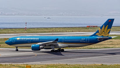 VN-A376 - Vietnam Airlines Airbus A330-200