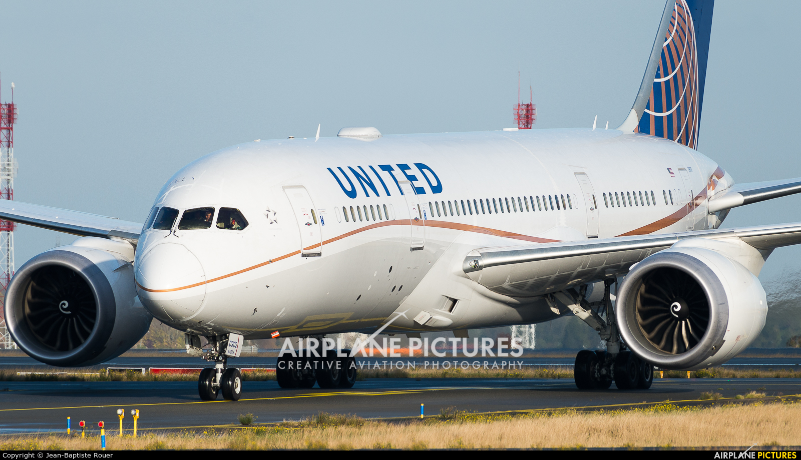 United Airlines N26902 aircraft at Paris - Charles de Gaulle
