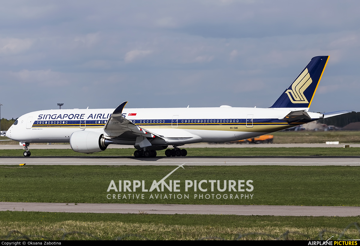 Singapore Airlines 9V-SMK aircraft at Moscow - Domodedovo