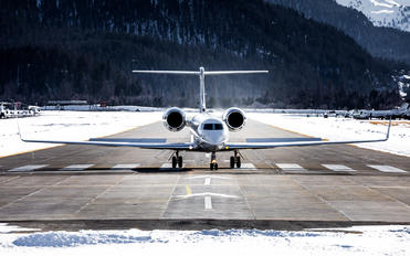 LZ-FIA - Private Gulfstream Aerospace G-V, G-V-SP, G500, G550
