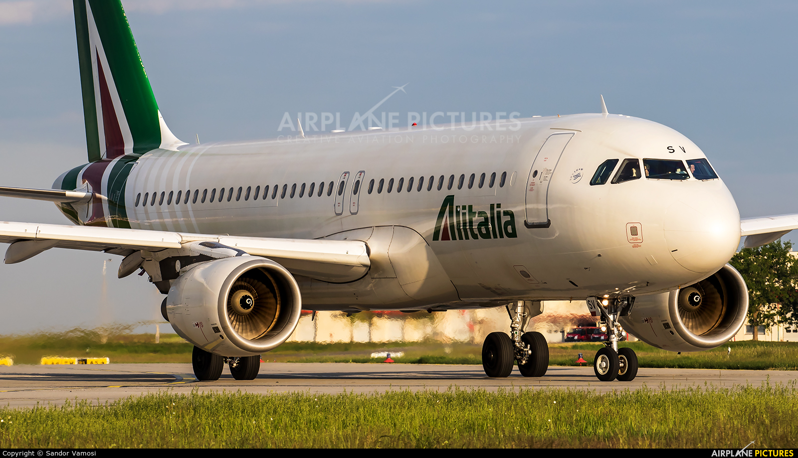 Alitalia EI-DSV aircraft at Budapest Ferenc Liszt International Airport