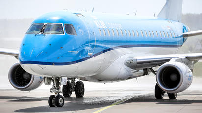 PH-EXI - KLM Cityhopper Embraer ERJ-175 (170-200)