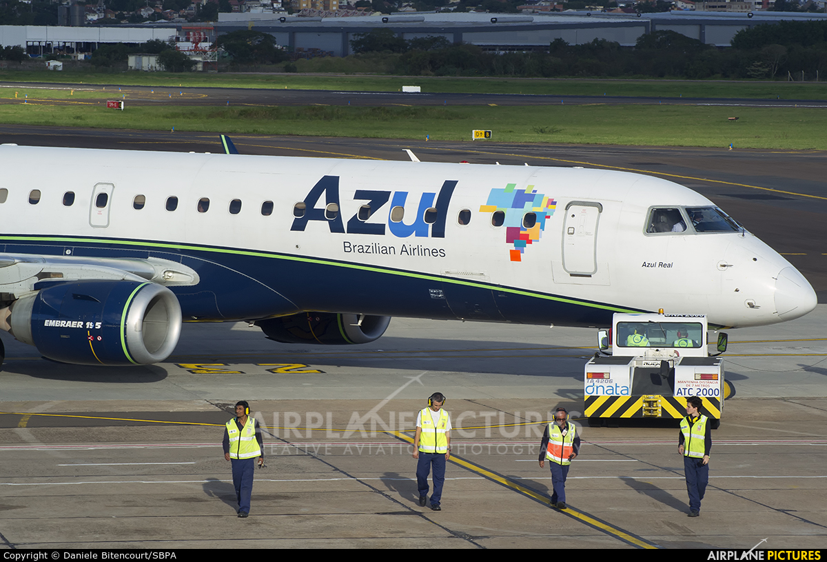 Azul Linhas Aéreas PR-AYJ aircraft at Porto Alegre - Salgado Filho