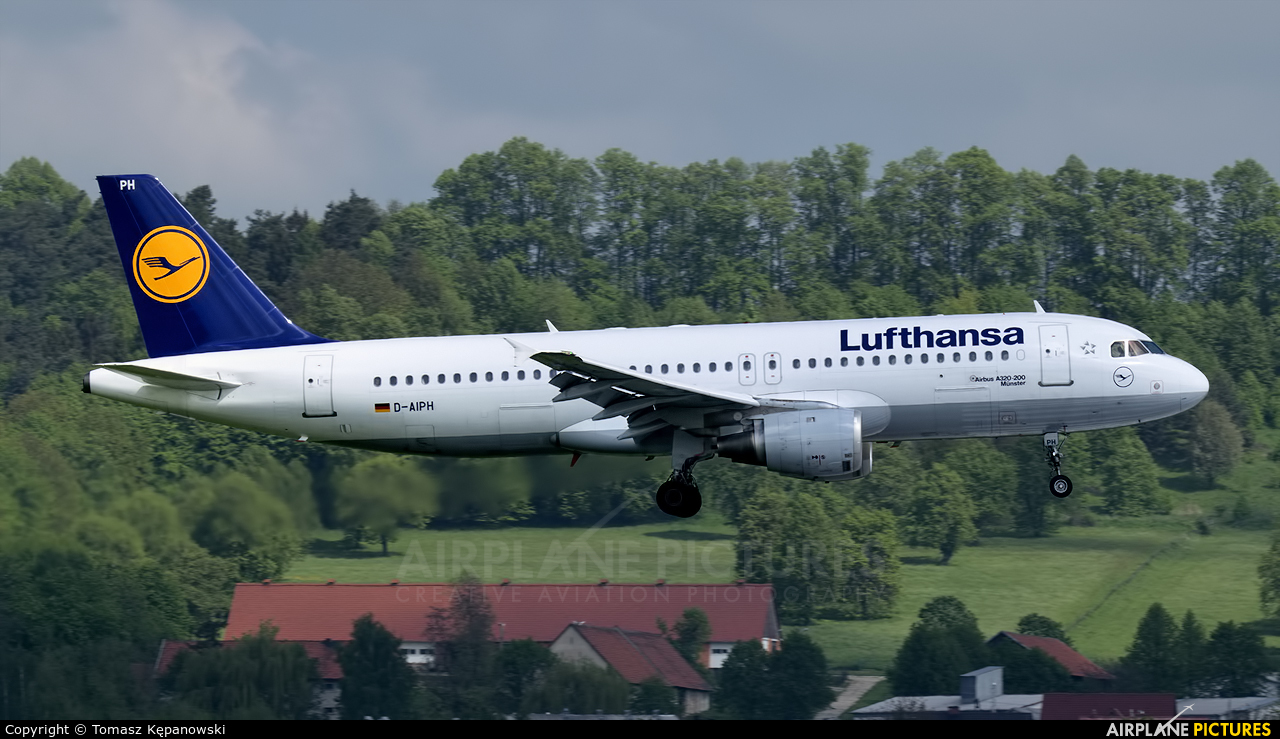 Lufthansa D-AIPH aircraft at Kraków - John Paul II Intl