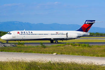 N927AT - Delta Air Lines Boeing 717
