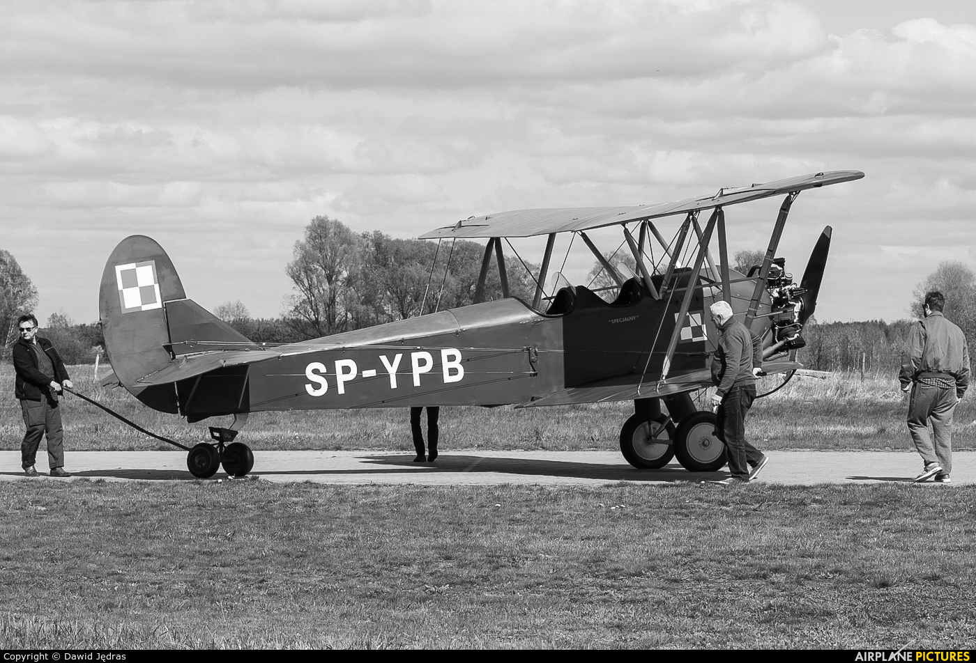 Silvair SP-YPB aircraft at Sobienie Królewskie